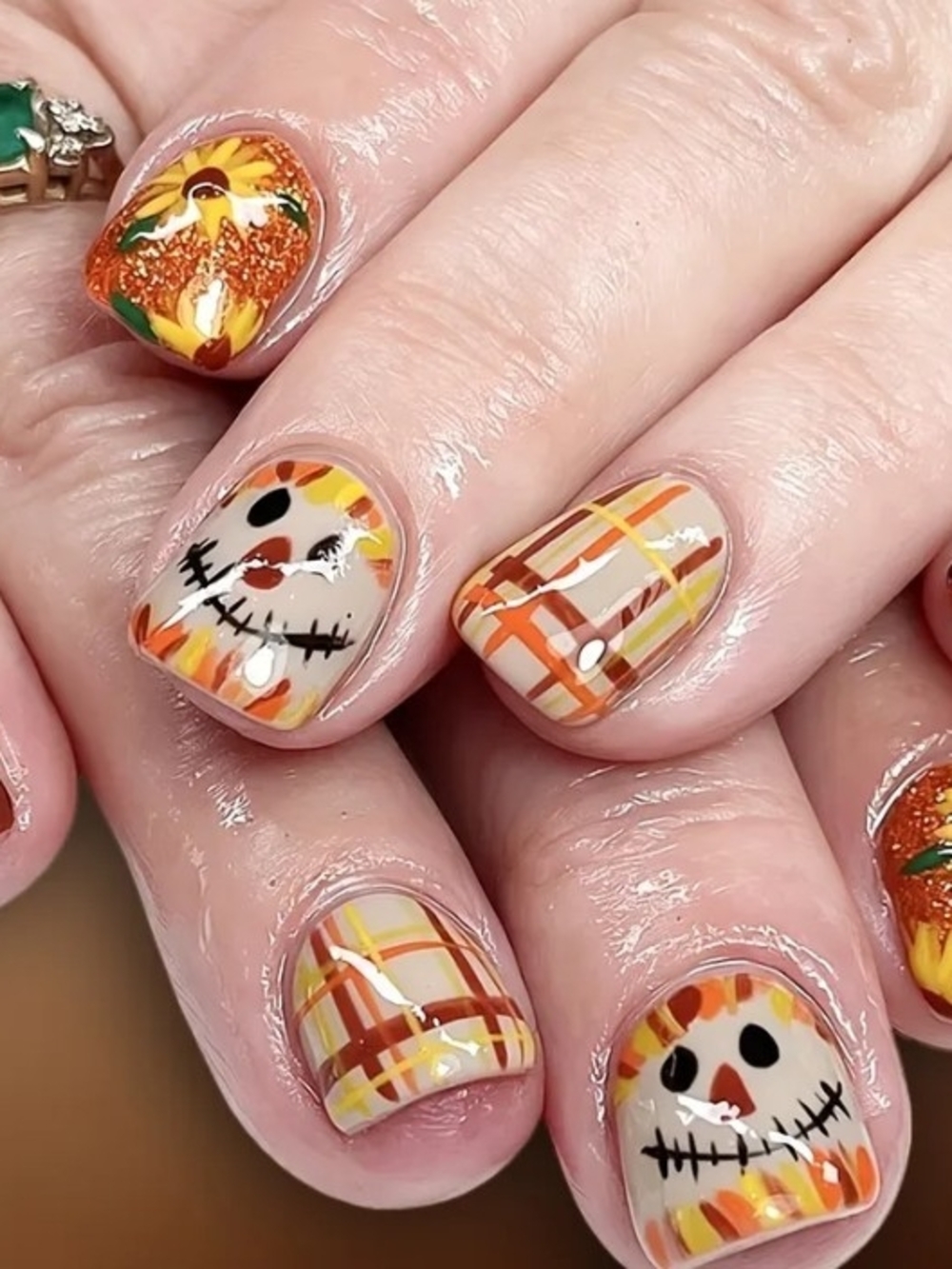 Halloween Scarecrow Nail Art Press-On Set in Orange and Cream